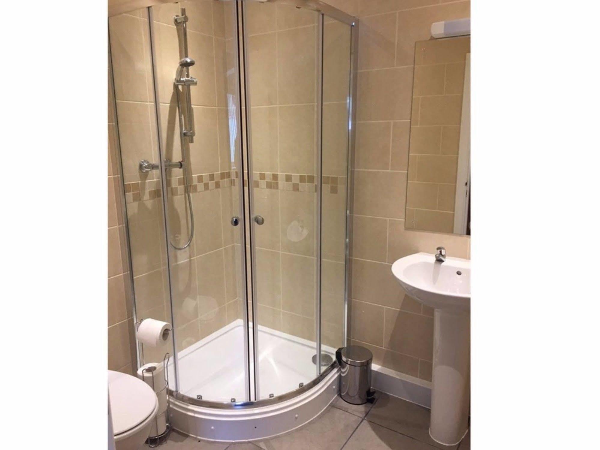 Neuadd Henllan Lodge บลิตธ์เวลส์ ภายนอก รูปภาพ