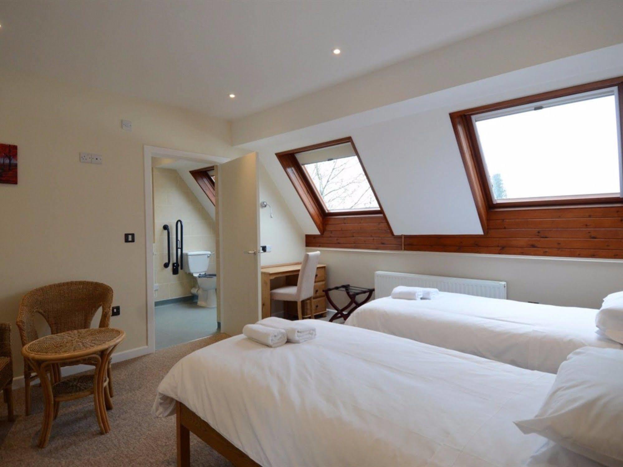 Neuadd Henllan Lodge บลิตธ์เวลส์ ภายนอก รูปภาพ