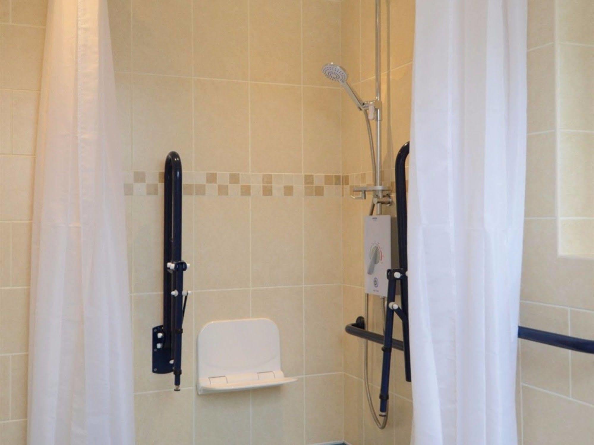 Neuadd Henllan Lodge บลิตธ์เวลส์ ภายนอก รูปภาพ