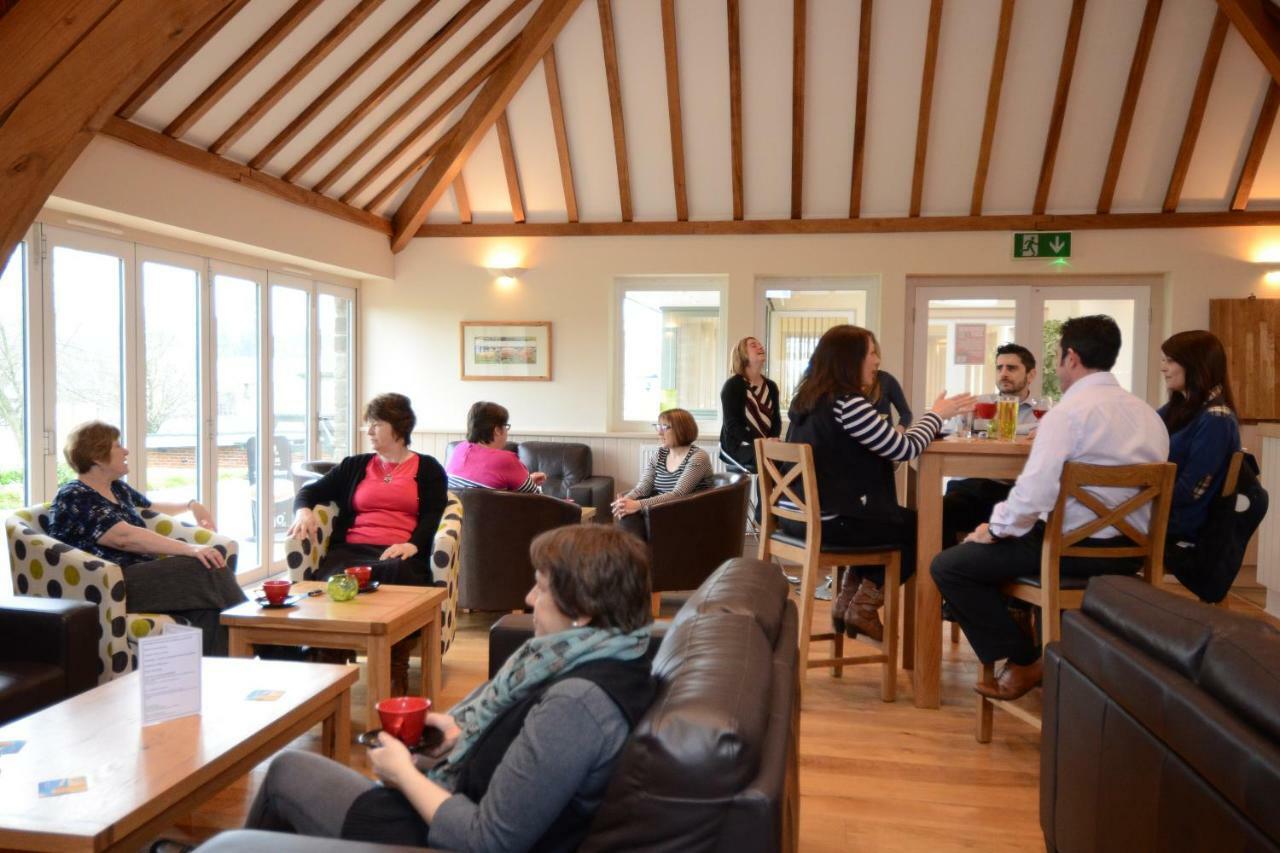 Neuadd Henllan Lodge บลิตธ์เวลส์ ภายนอก รูปภาพ